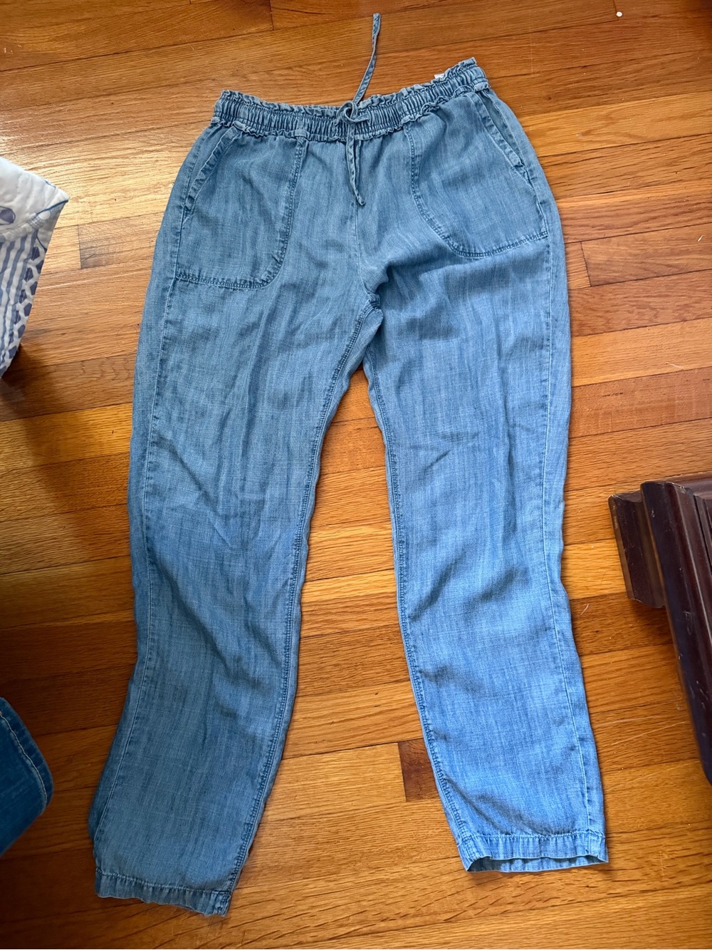 Splendid Blue Elastic Waist Straight Leg Jeans